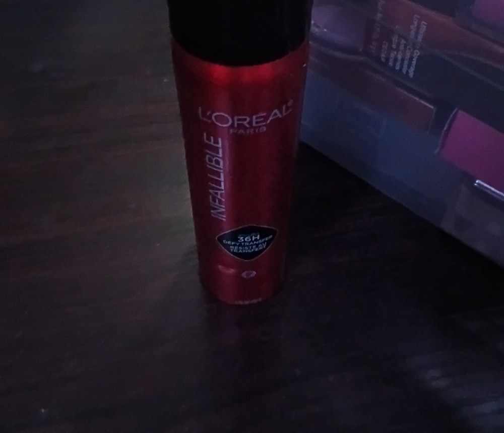 L'Oréal Infallible Red Spray Can